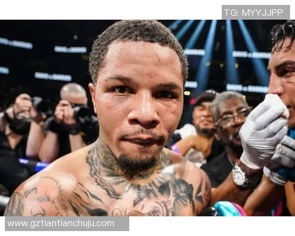 央视网拳击盛宴戴维斯与克鲁兹激战精彩回顾与赛后分析